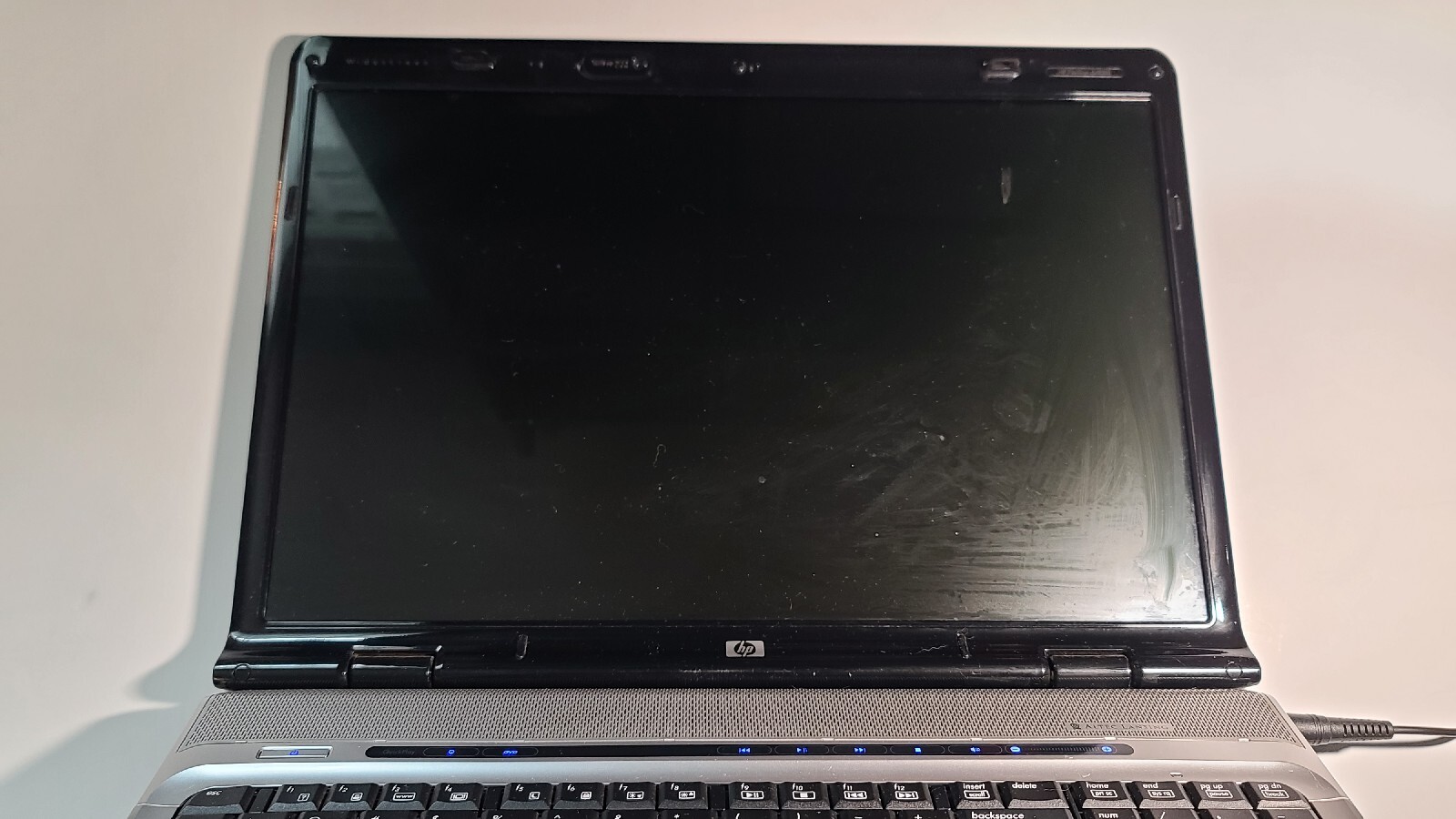 FOR PARTS / REPAIR 17″ HP Pavilion DV9700