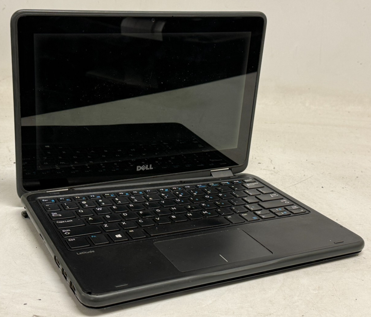 Dell Latitude 3189 2in1 11.6″ (N4200 – 4GB RAM – NO OS/HDD) – Lot of 10*