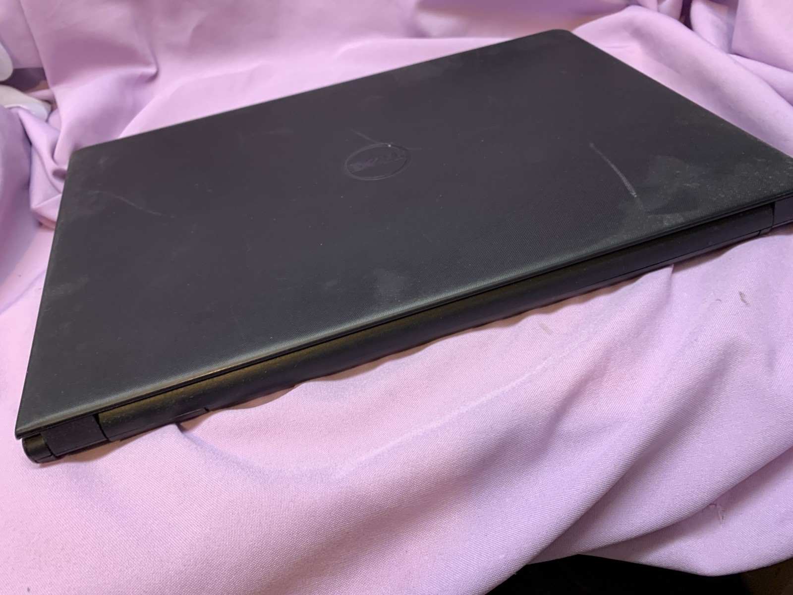 Dell Inspiron 15 P47F 15.6″ Laptop. Read Description