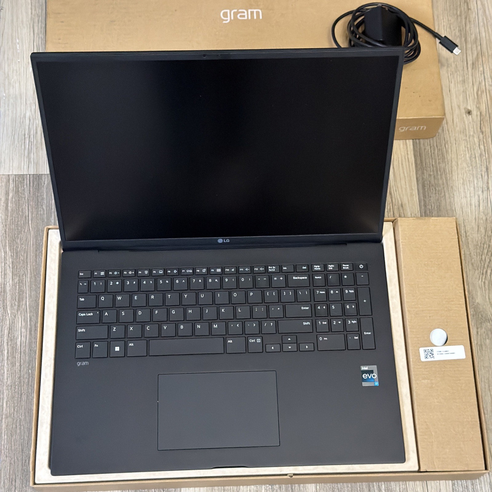 LG Gram 17Z90R-H 17″ i7-1360P 2.2GHz 16GB RAM 1TB SSD In Great Condition