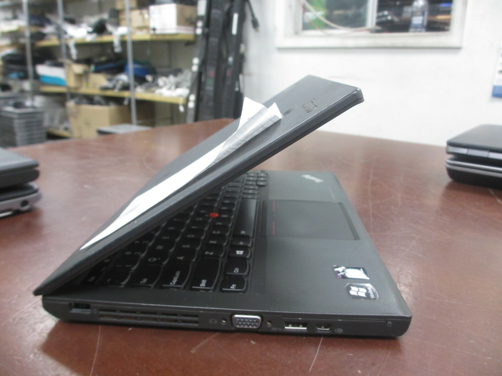 Lenovo ThinkPad X240 12.5″ 2.10Ghz i7-4600U 8GB 320GB WebCam Laptop [NO OS/AC]
