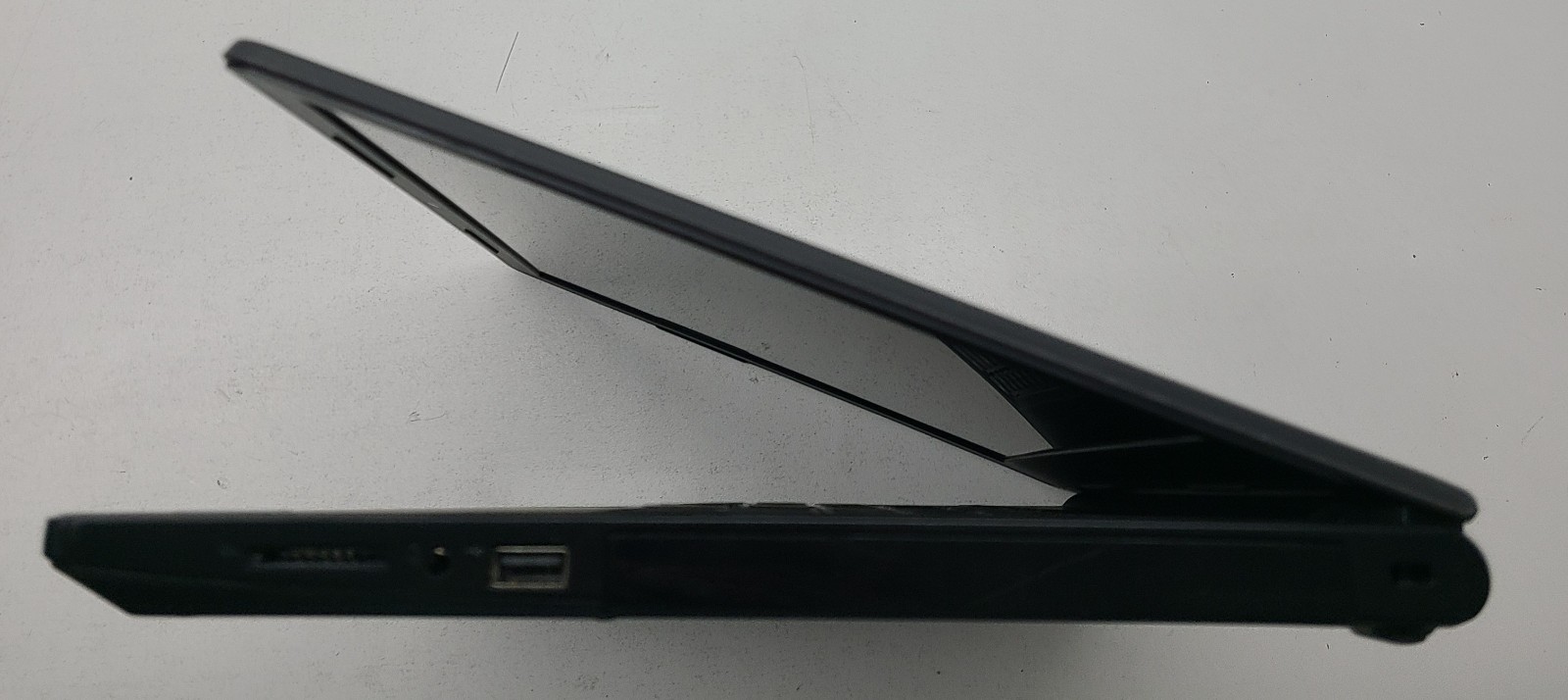 Dell Inspiron 15-3567 15.6″ Laptop Intel i3-7130U 8GB RAM 1TB HDD NO OS (FL)