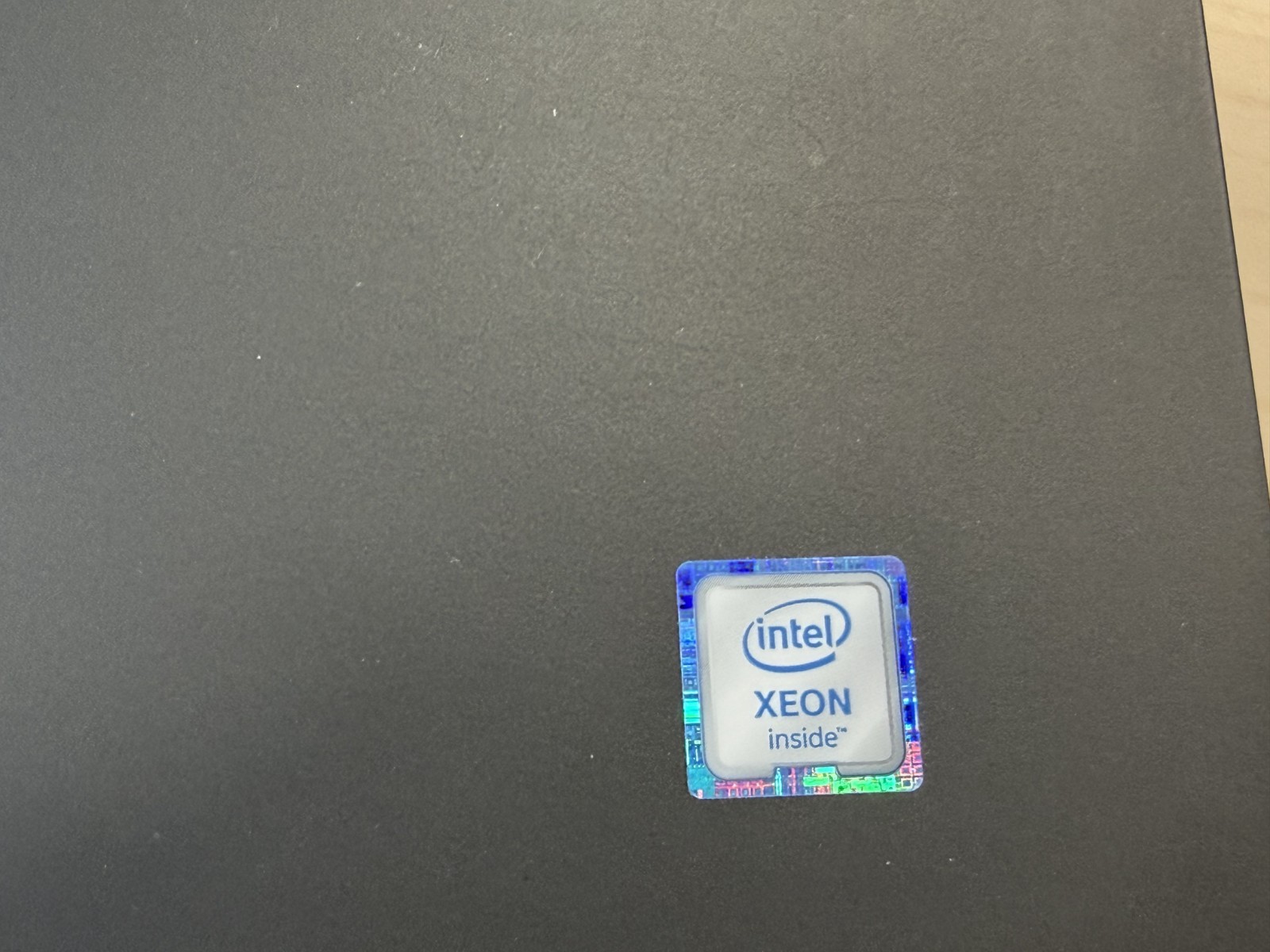 Dell Precision 7750 17.3″ FHD | Xeon W-10855M | 32GB | 1TB NVMe | Quadro RTX 400