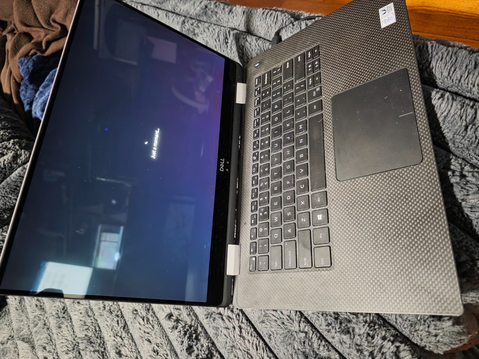 Dell Precision 5530 2-in-1 15.6″ Touch | i7-8706G 3.10GHz | 16GB RAM 477GB SSD