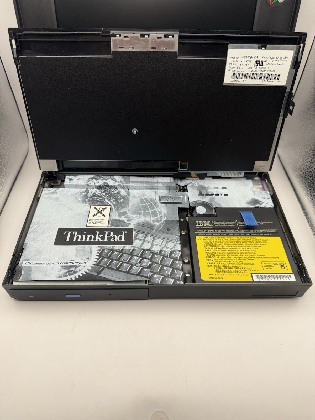 Rare Vintage IBM ThinkPad 365X Pentium  LAPTOP WINDOWS 95
