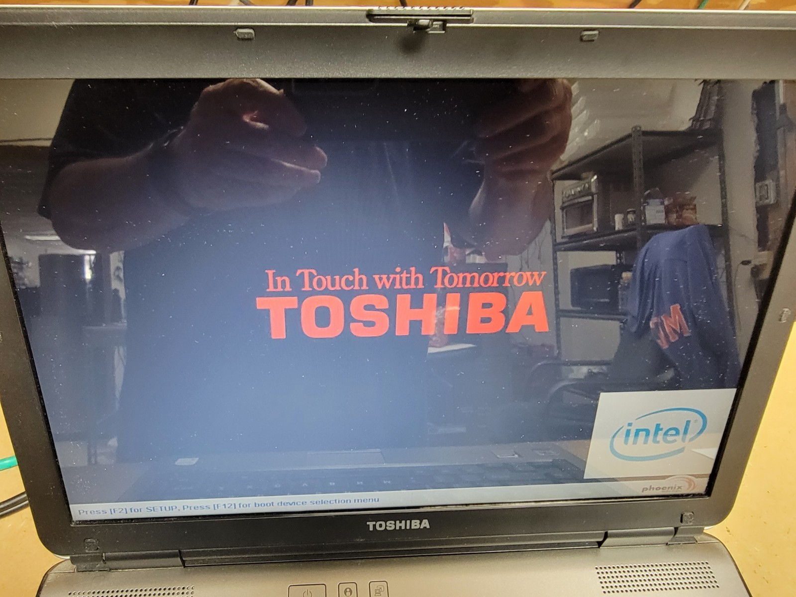 TOSHIBA TECRA A6 – Intel Centrino 1GB RAM NO HDD – NO BATTERY – PARTS OR REPAIR