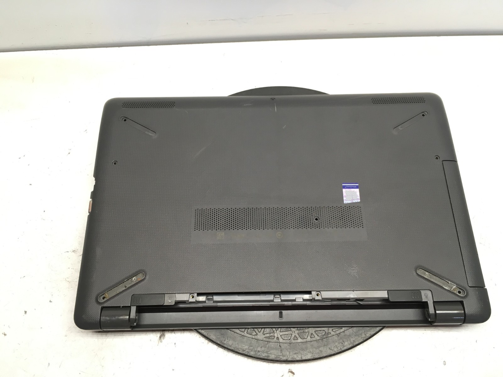 HP 255 G6 AMD A6-9220 2500MHz No RAM/HDD/Battery