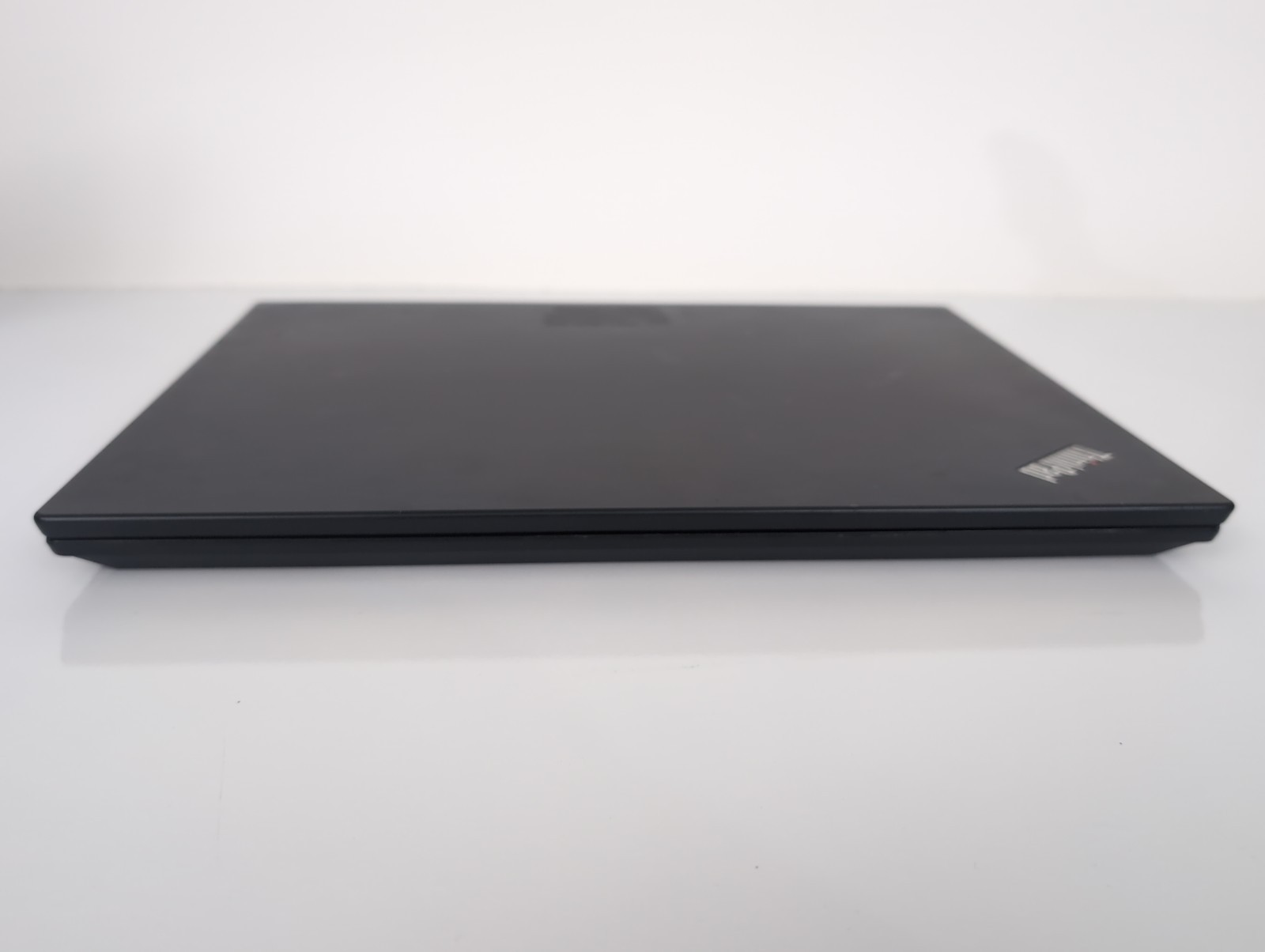 Lenovo ThinkPad E495 14″ W/ Ryzen 7 3700U W/ Radeon Vega Mobile 8GB 256GB SSD