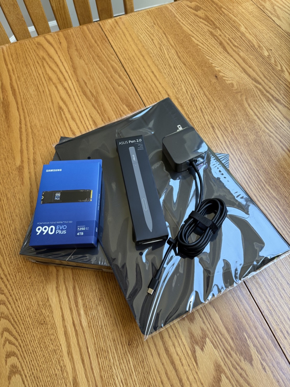 Asus Zenbook Duo 14, Ultra 9-285h, 4TB Evo 990, 32gb Ram, Win 11 Pro, Office ’21