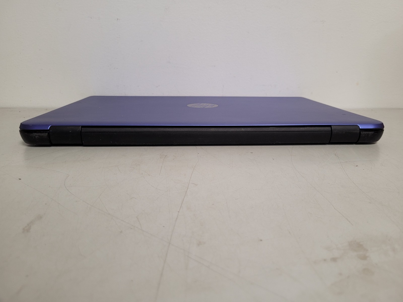 Hp notebook 17-y013cy Radeon A12 9700p 2500mhz 12gb ram 256gb charger*8CG6472F1D