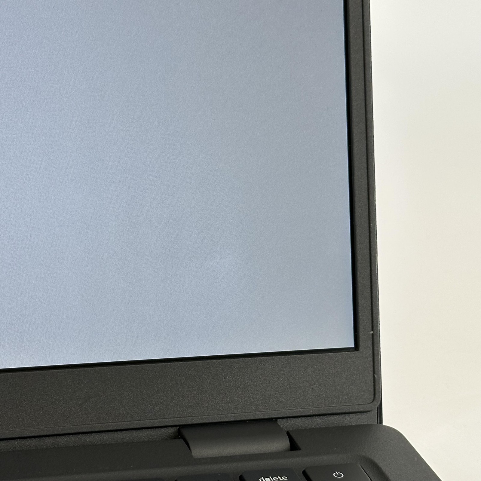 Dell Latitude 3420 14 Black FHD i7-1165G7 2.80GHz 16GB 512GB SSD WHITE SPOTS