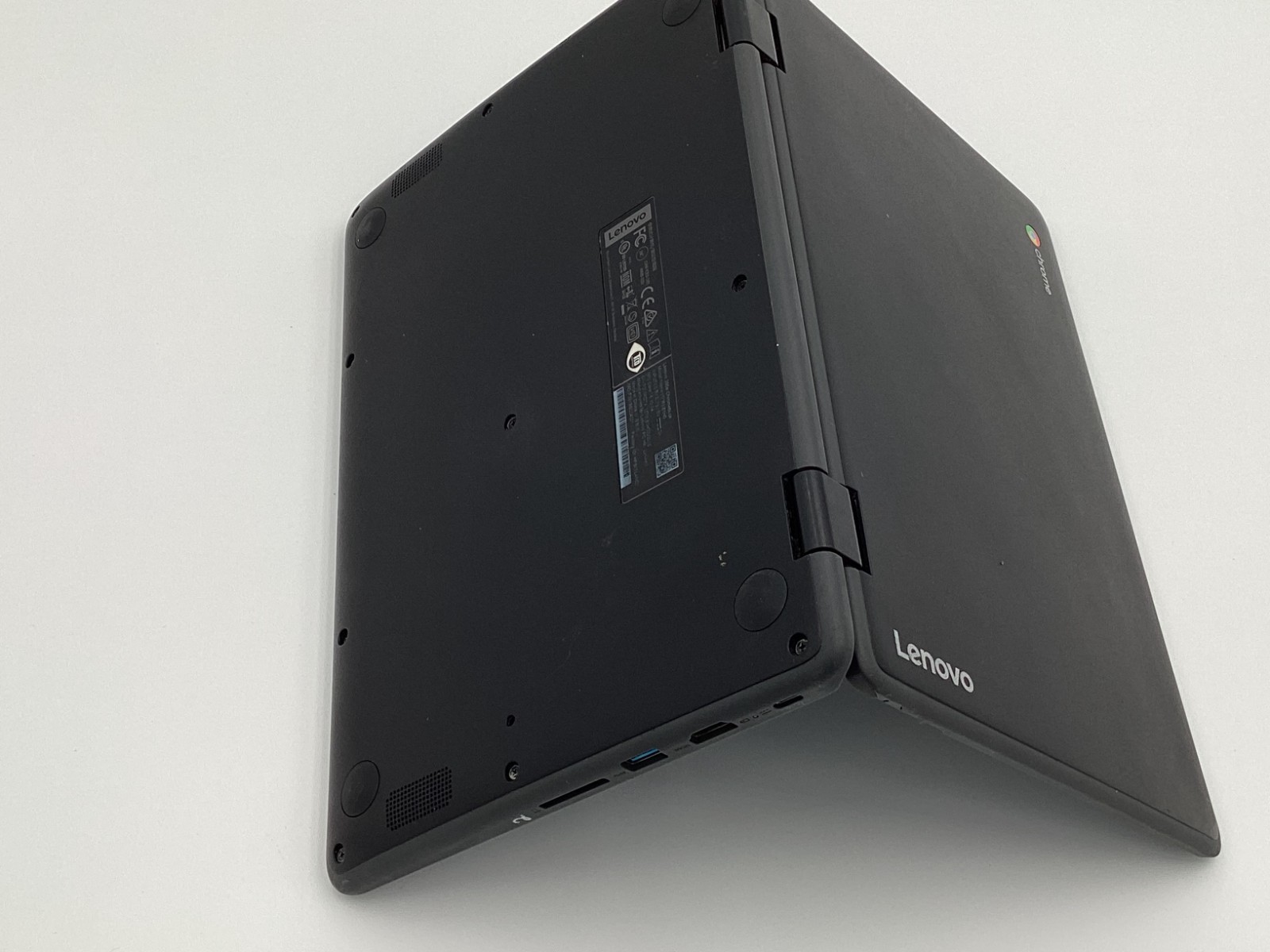 Lenovo 300e Chromebook 81H0 (11.6″ Touch, 4GB, 32GB eMMC, ChromeOS) w/ Charger
