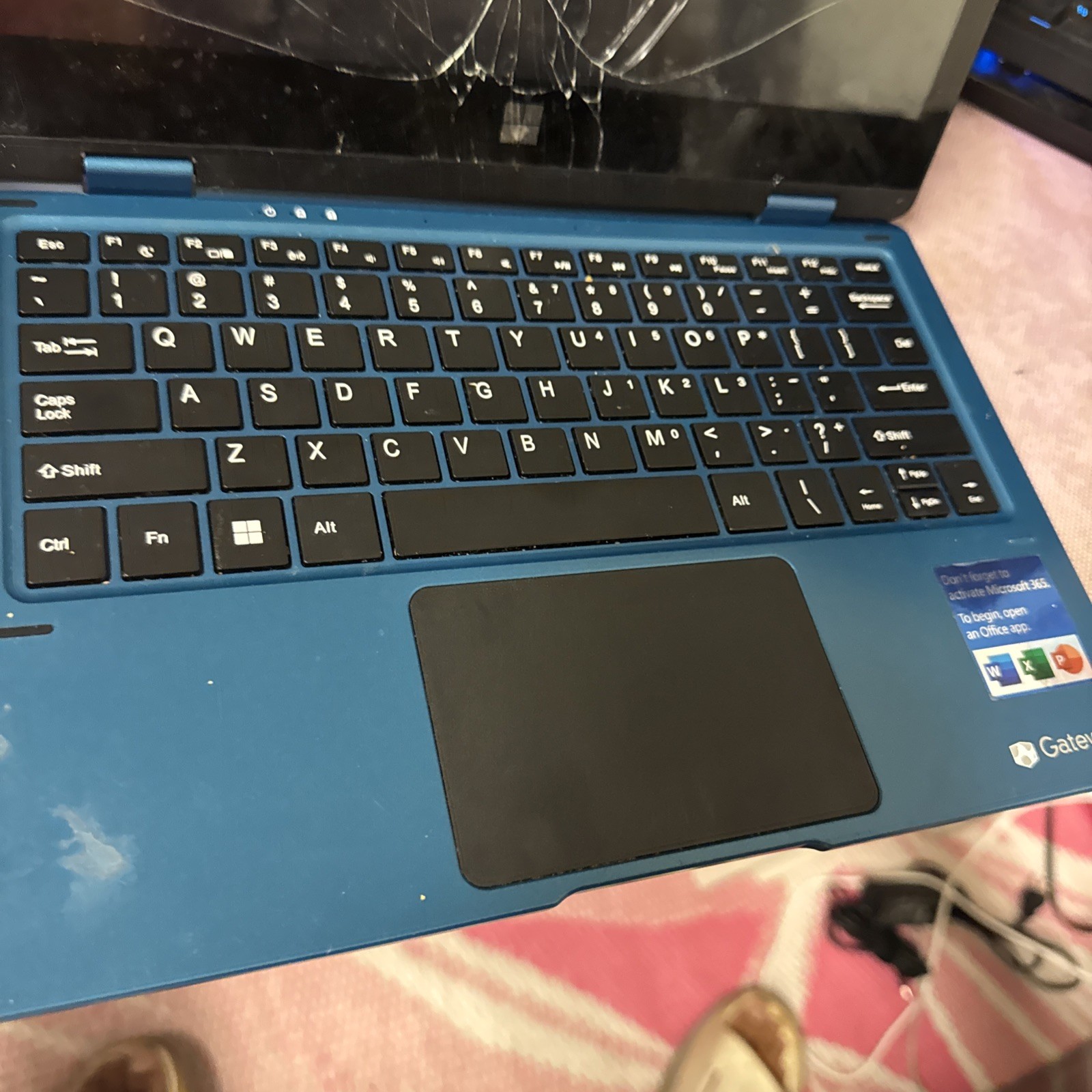 Gateway Convertible 11.6″ (64GB SSD, Intel Celeron 4020, 1.10GHz, 4GB RAM)…