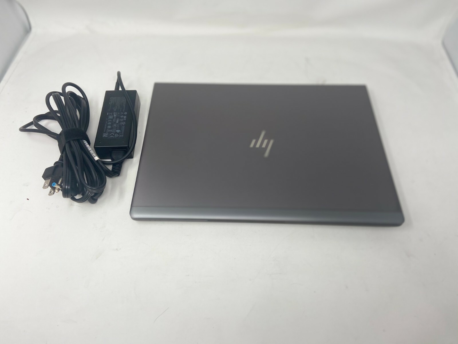 HP ZBook 14u G5 Core i7-8650u 1.9GHz 32GB 256GB SSD 4K Pro WX 3100 Gaming Laptop