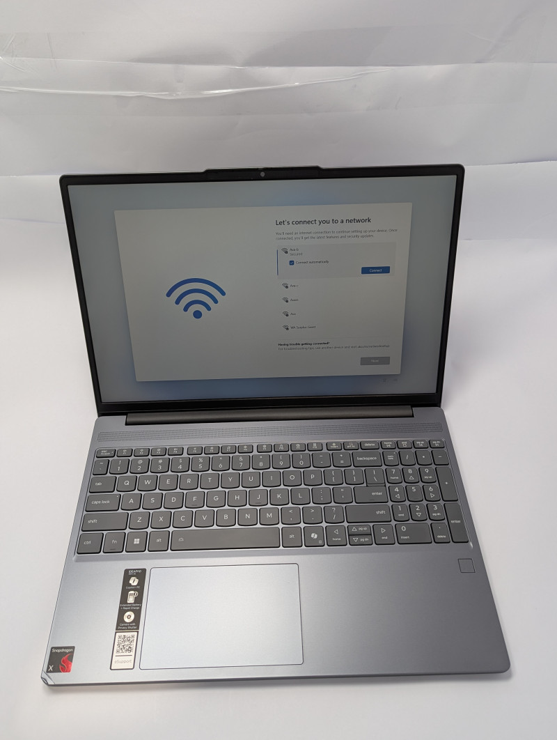 Lenovo IdeaPad Slim 3x Snapdragon X 16GB RAM 1TB SSD 15.6″ Touch WUXGA 1920×1200