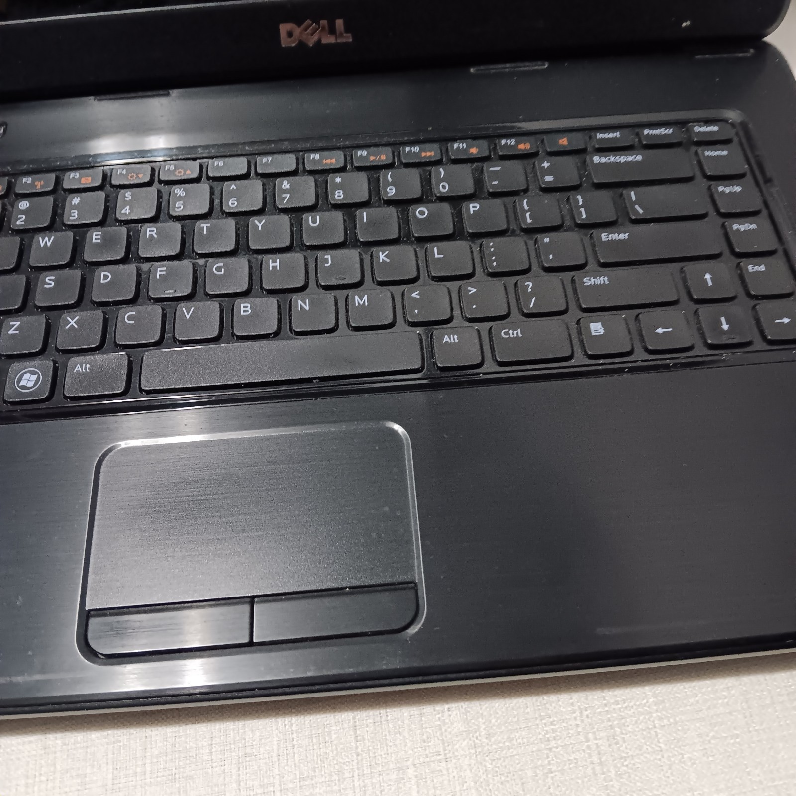 Dell Inspiron N5040 15.6″ Laptop i3-380M 2.53GHz 3GB RAM Charger-No OS/Battery