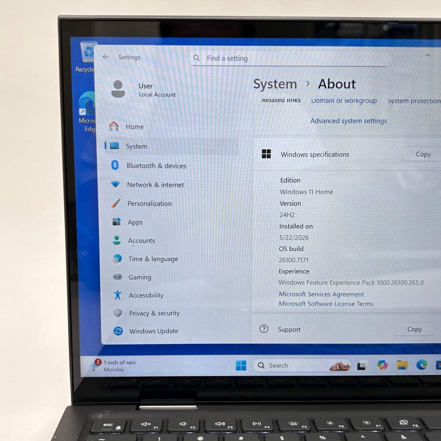 Broken Dell Inspiron 7415 2-IN-1 Ryzen 5 5500U 8GB RAM 256GB SSD Hinge Damage