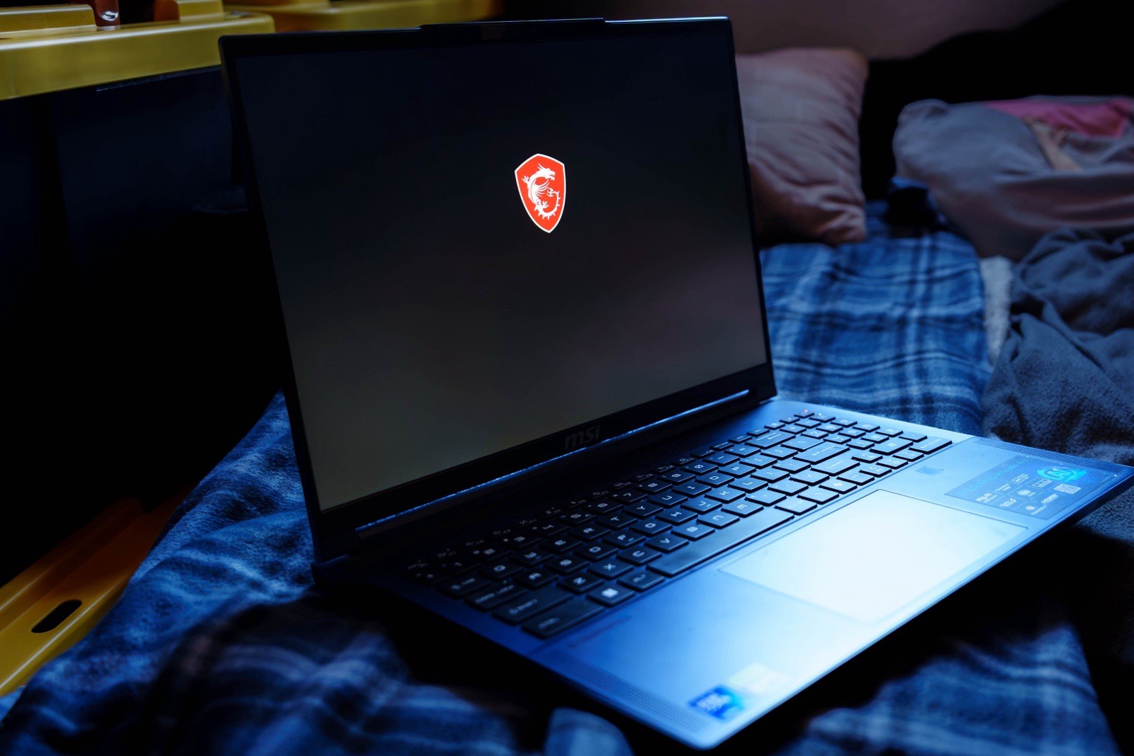 MSI Stealth 16 AI Studio | Core Ultra 9 | 32GB RAM | 1TB SSD |