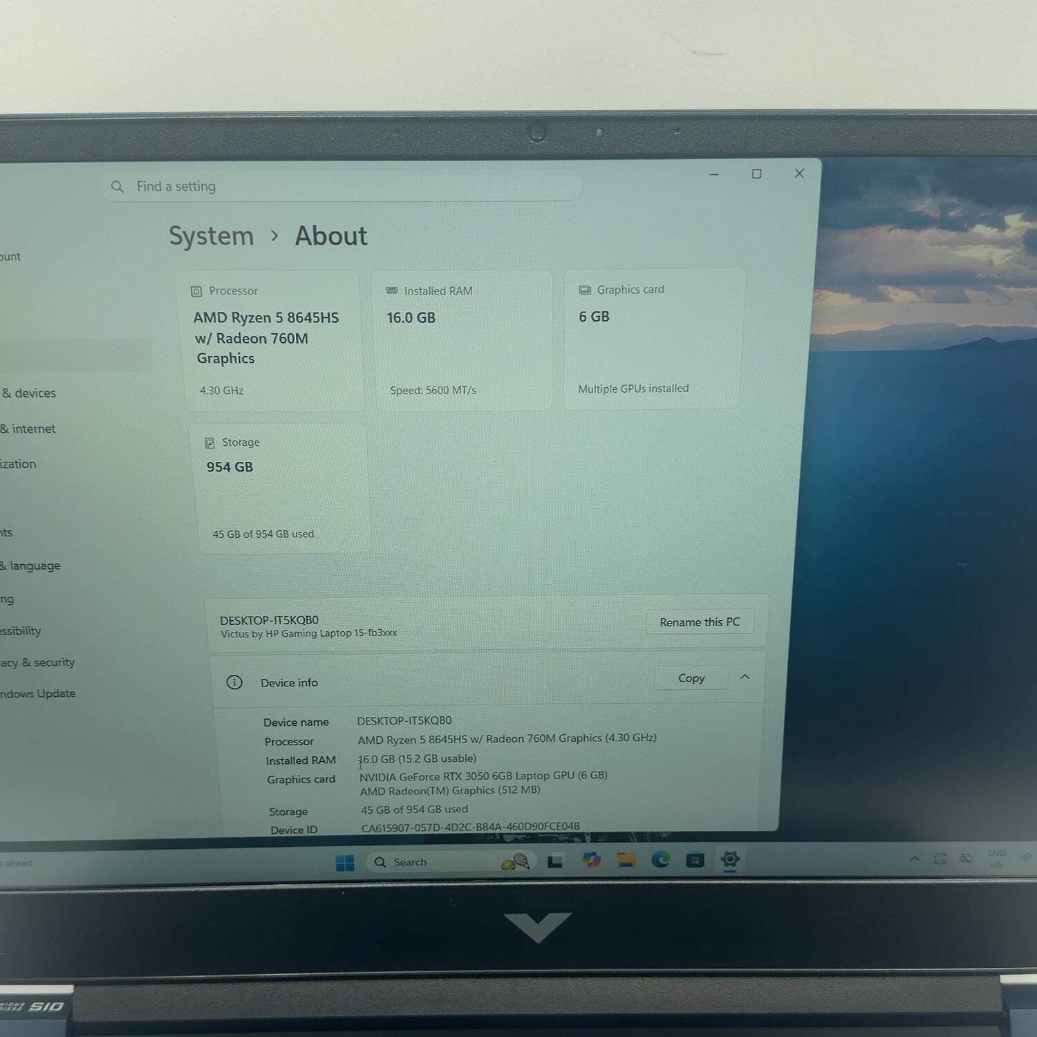 HP Victus 15-FB3013NS 15.6″ Ryzen 5 8645HS 16GB RAM 1TB SSD GeForce RTX 3050