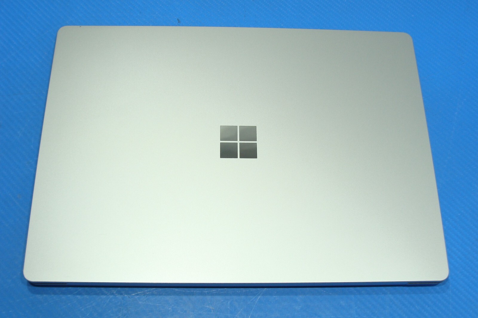 Microsoft Surface Laptop 4 1958 13.5″ TOUCH AMD Ryzen 5 4680U 2.2Ghz 8Gb 256GB