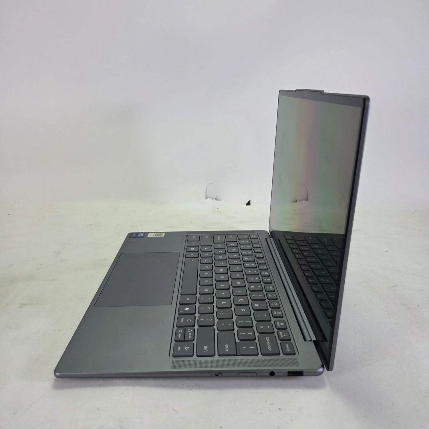 Lenovo Slim 7 14ILL10 14″ Ultra 7 256V 2.2GHz 16GB RAM 1TB SSD