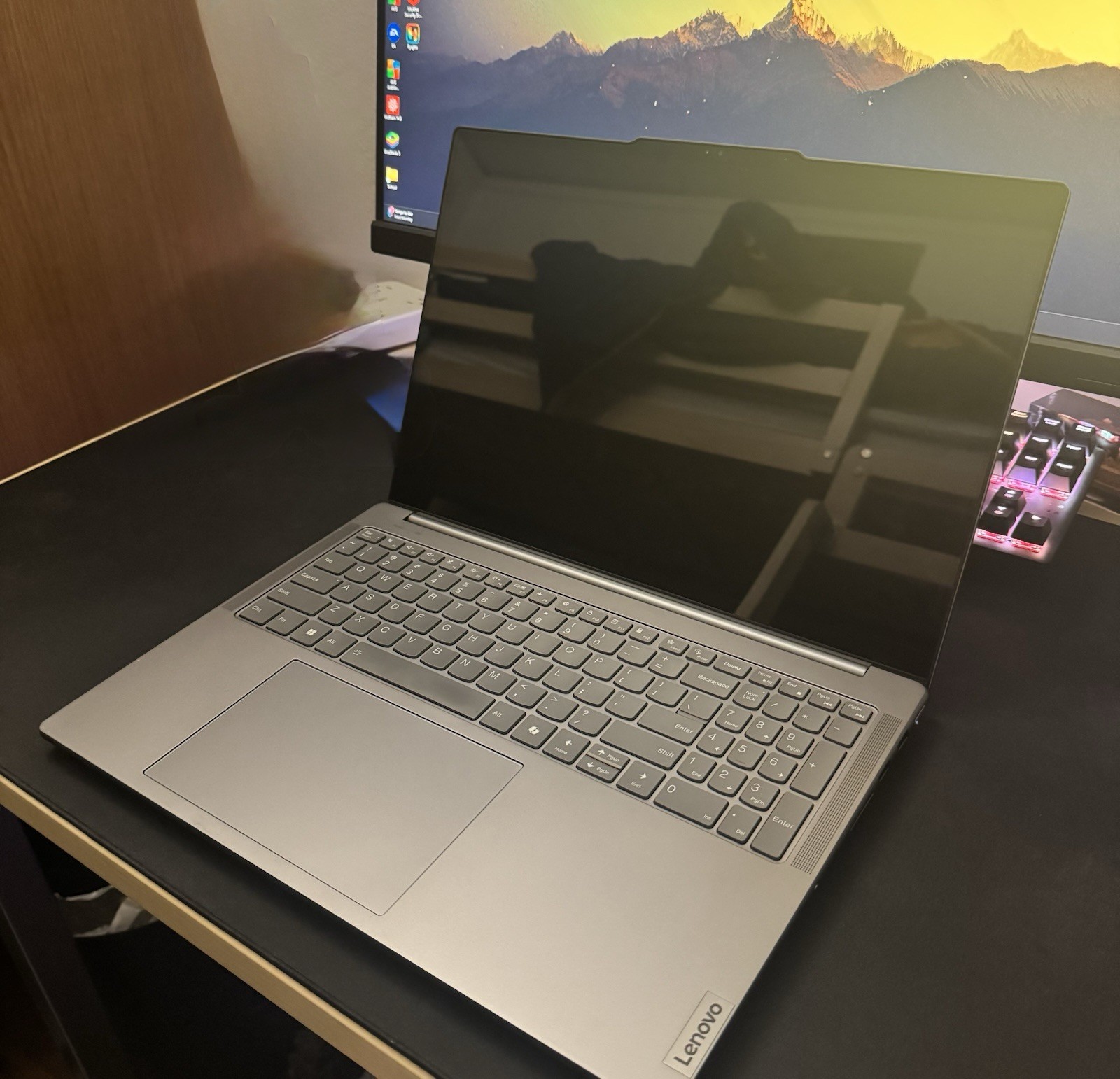 Lenovo – Yoga Pro 9i 16″ 3.2K Touchscreen Laptop with charger