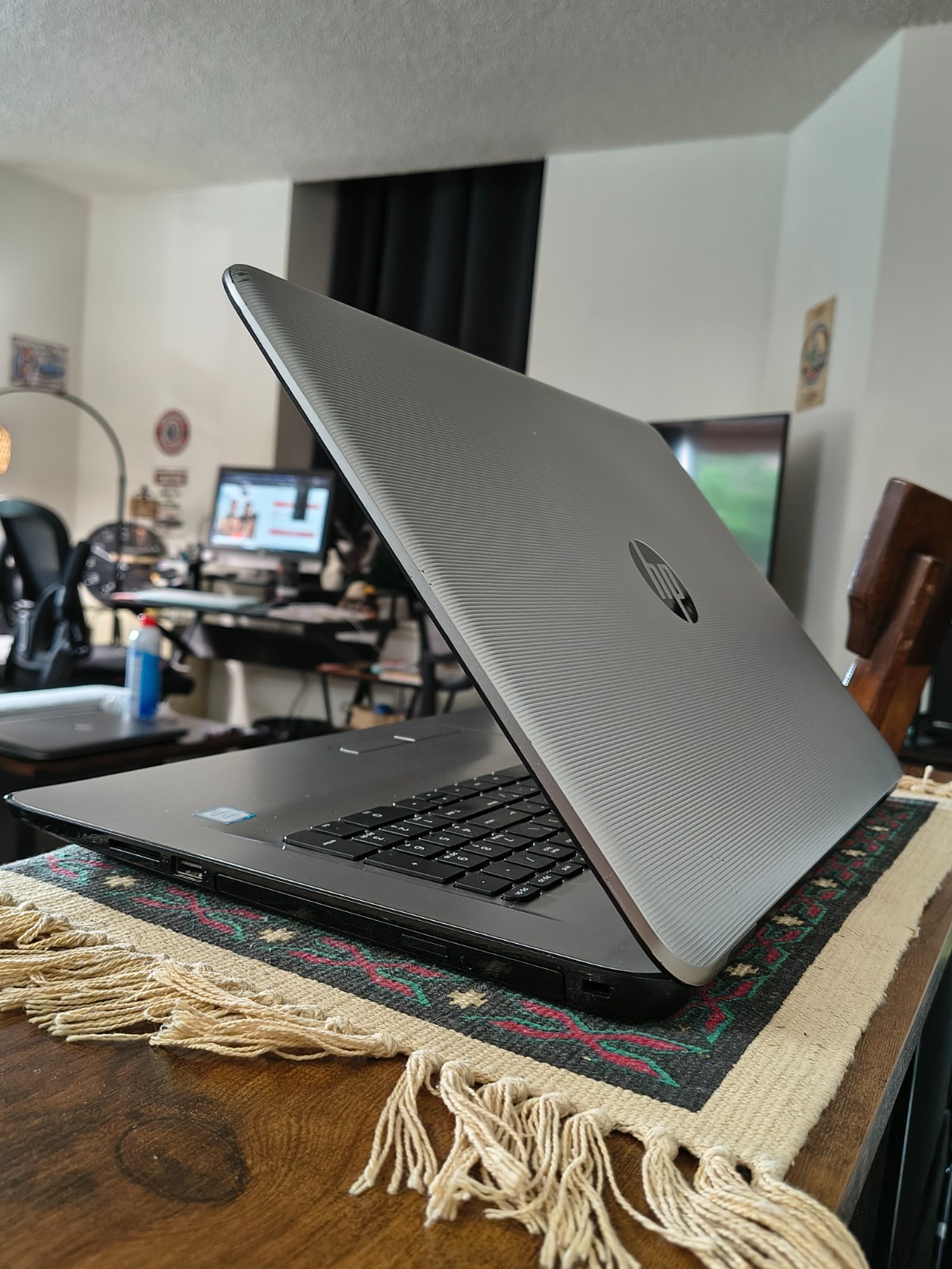 HP 17-x061nr Notebook Core i3-6100U@2.3 GHz 12GB 192GB SSD Win11Hm