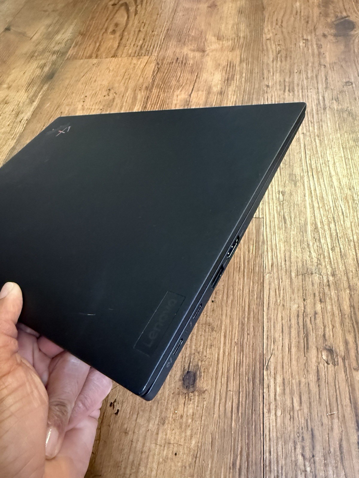 Lenovo ThinkPad X1 Carbon Gen 11 14″ i7-1365U Touch 32GB RAM 1TB SSD