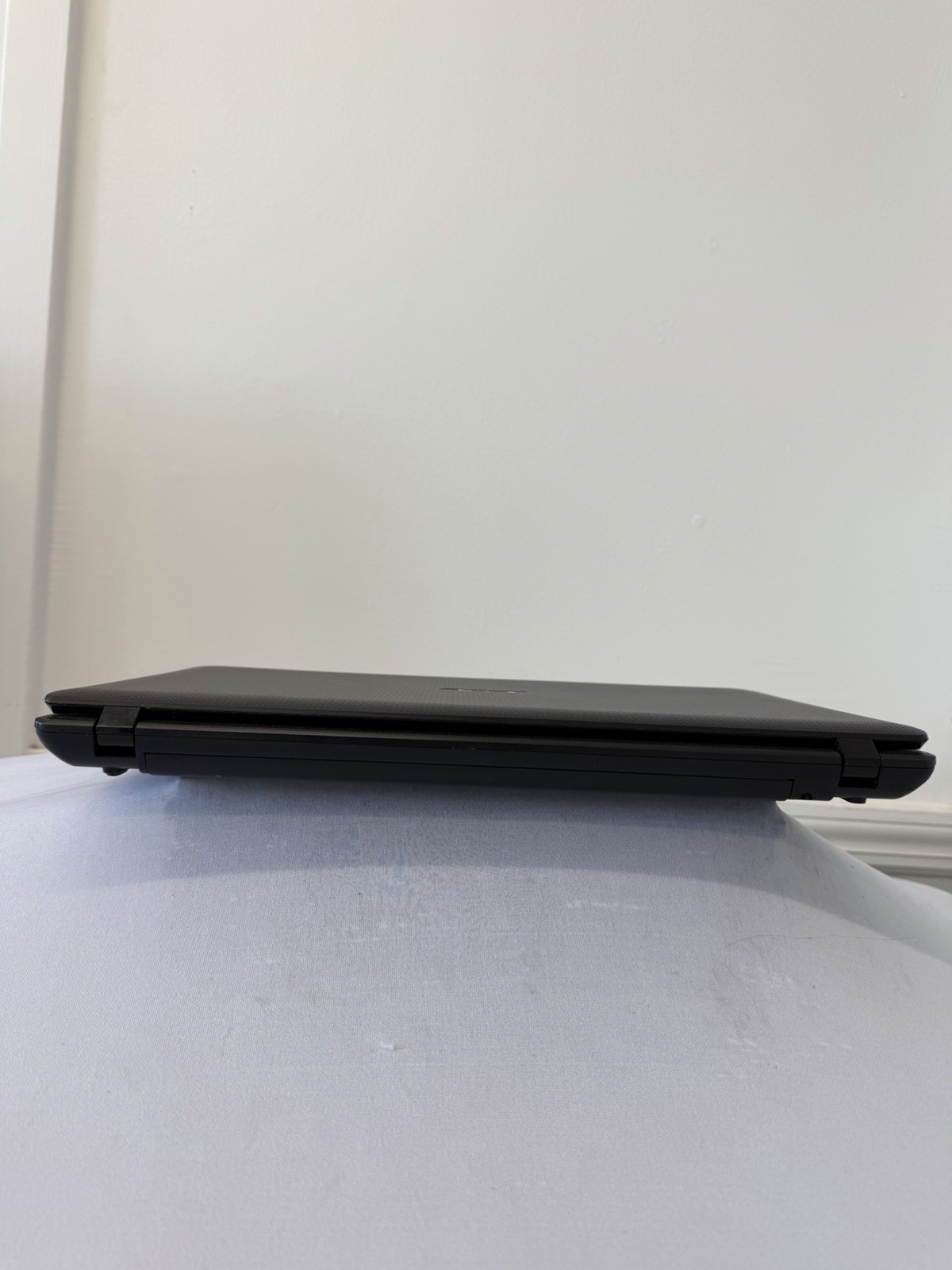 Acer Aspire 5336 Laptop – Good Screen – Intel Celeron 900 – Read Des