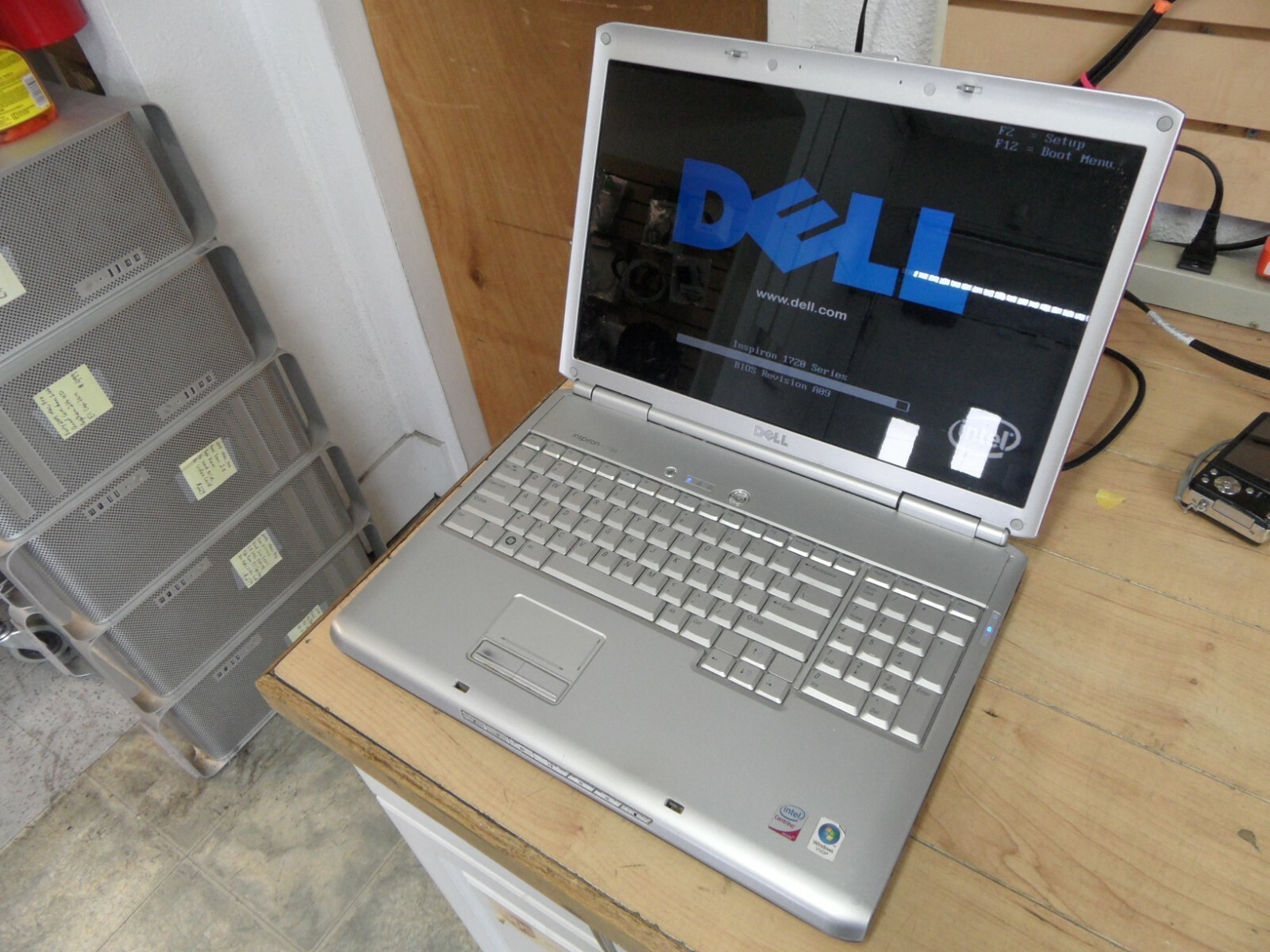 Dell Inspiron 1720 / Core 2 Duo @ 1.83 GHz / Parts Laptop / Posted Bios, Wiped