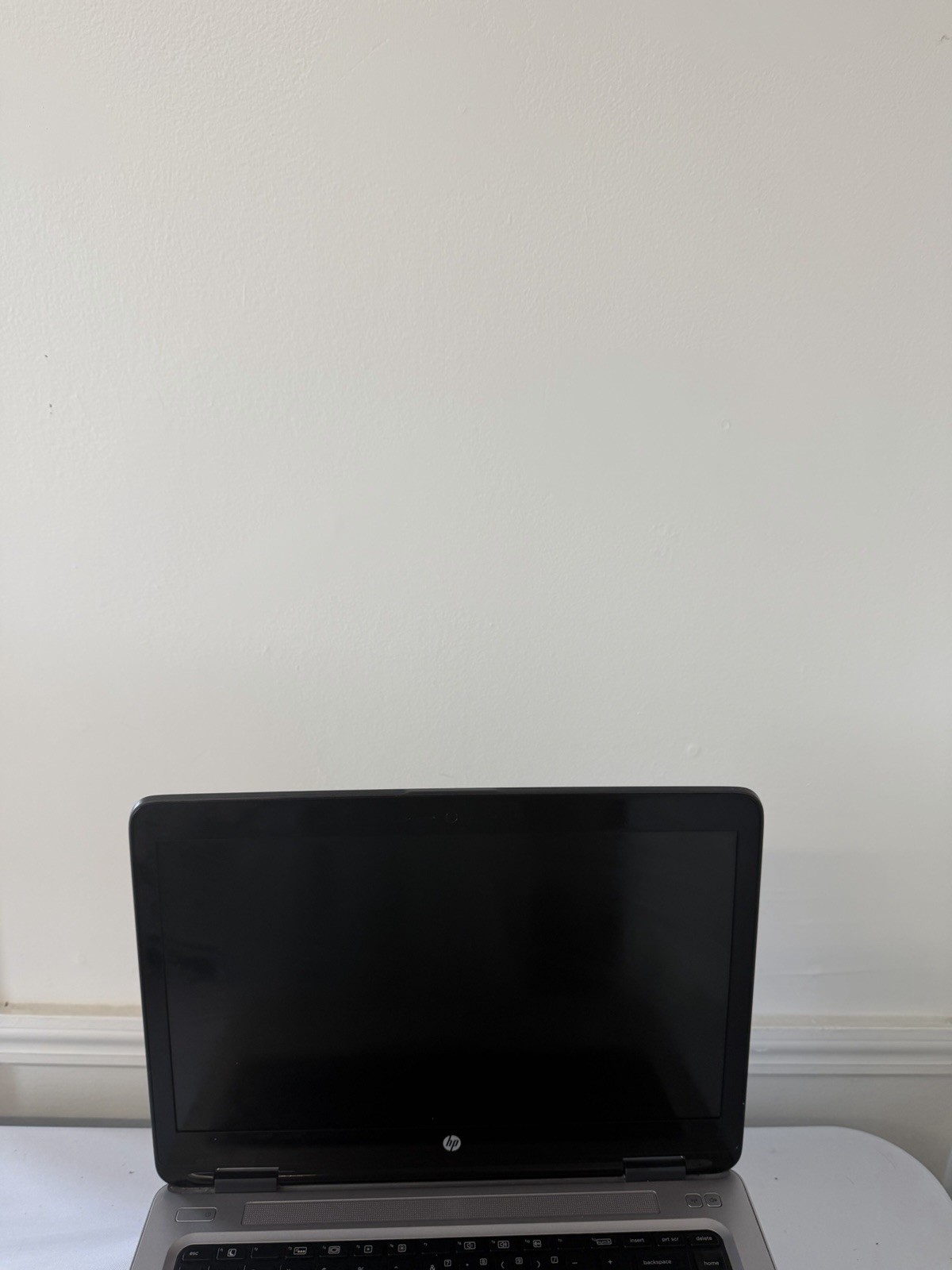 HP Probook 640 G2 Laptop – Good Screen – Intel i3-6100 – RAM 4 GB – Read Des