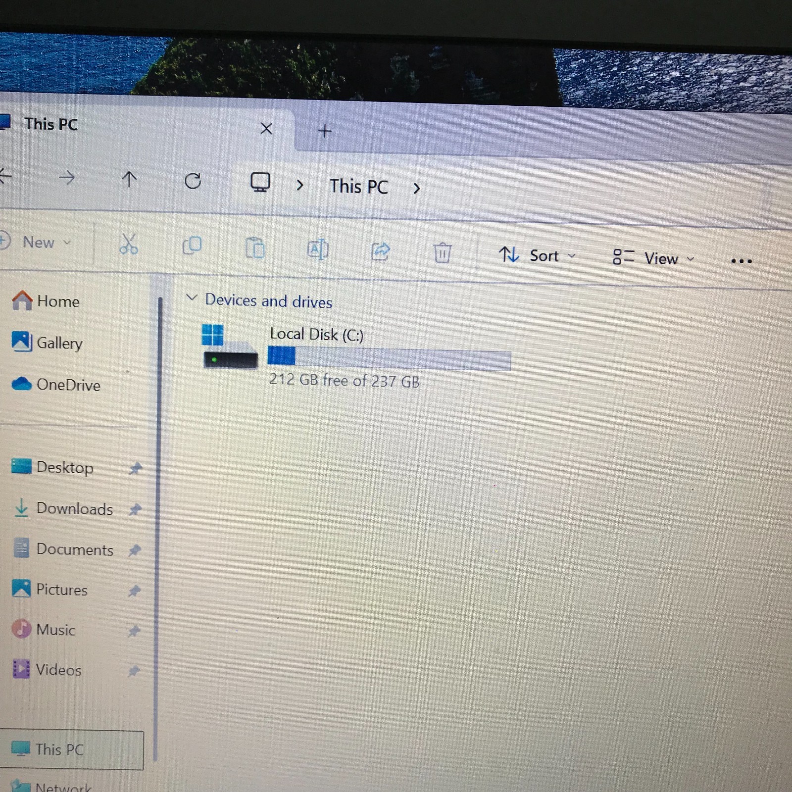 HP EliteBook Folio 1040 G3 14″ i5-6200U 2.3GHz 8GB 256GB SSD (Windows 11 Pro)
