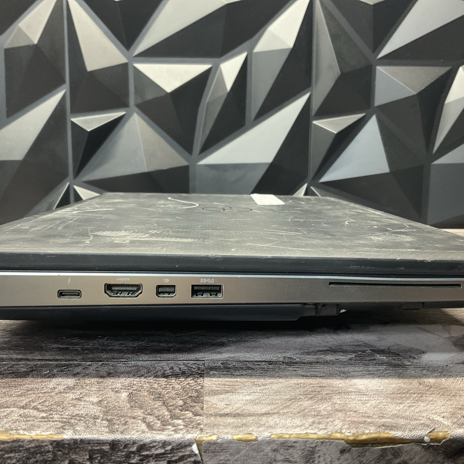 Dell Precision 7510 / i7 6th Gen / No Power / Parts Repair / O15