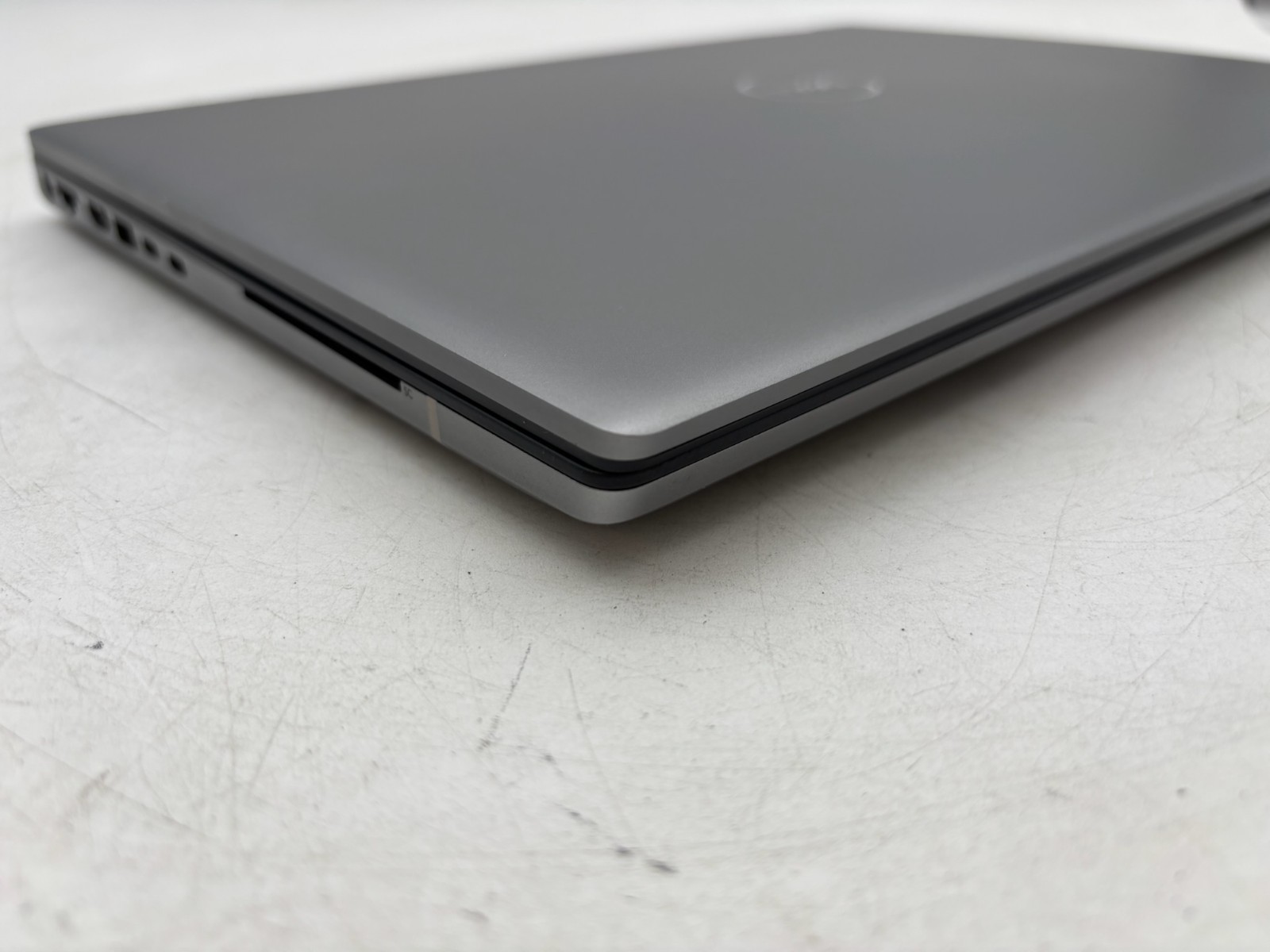 Dell Precision 7680 16″ 512 GB SSD 32 GB RAM i9-13950HX Windows 11 Pro