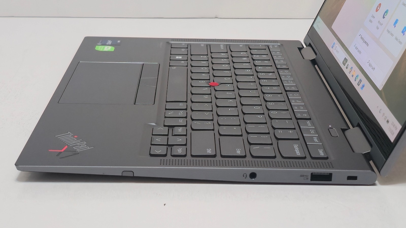Lenovo ThinkPad X1 Yoga Gen 7 (i7-1270P7 CPU, 32 GB RAM 1 TB SSD) 14″ 4K Touch