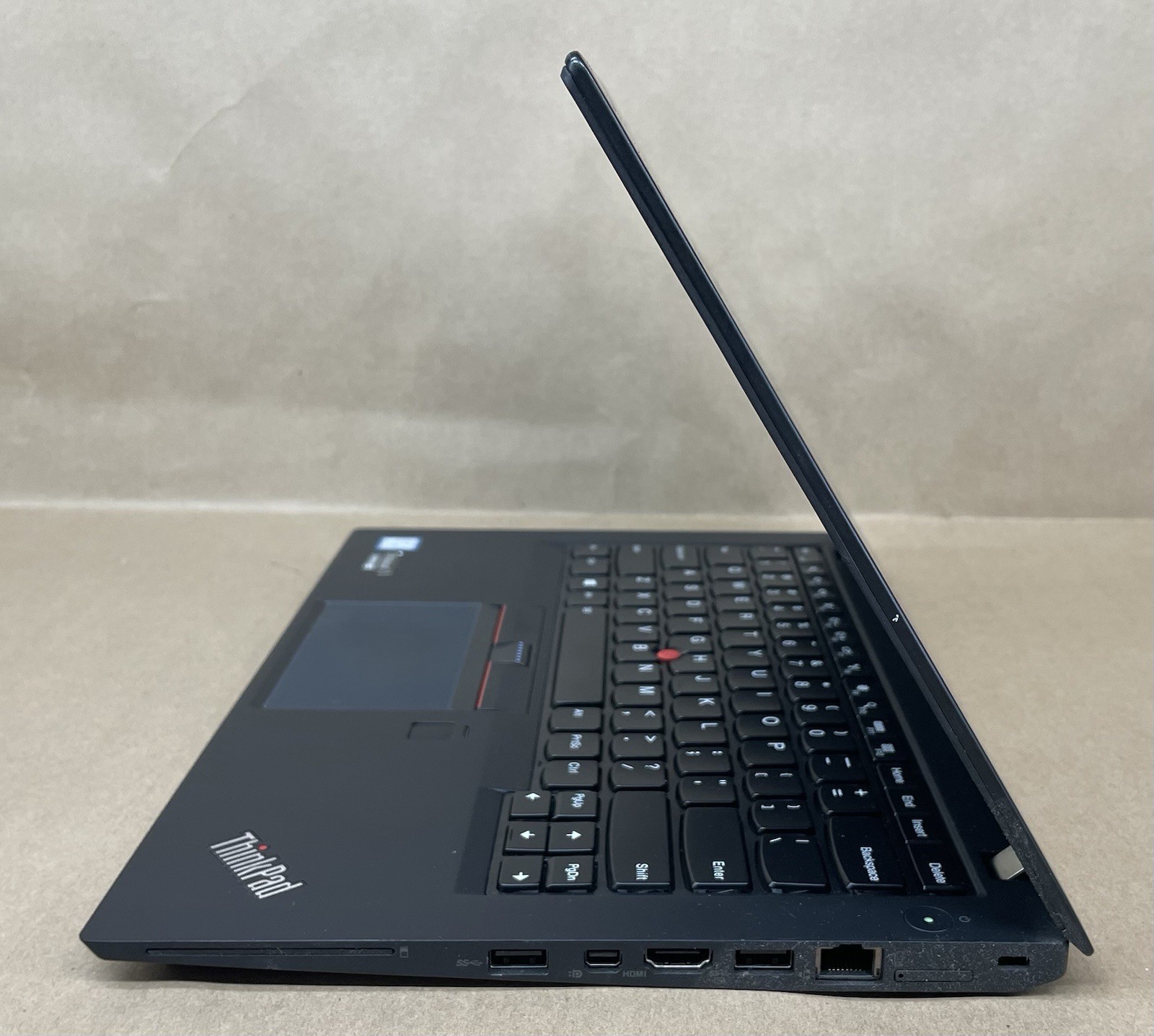 Lenovo ThinkPad T460s 14″ Intel Core i5-6300U@2.40GHz 8GB RAM 256GB SSD WIN 10P