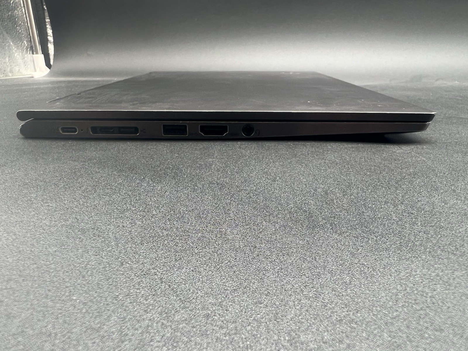 *READ* Lenovo ThinkPad X1 Yoga Gen 4 | 1.60GHz i5-8365U | 16GB LPDDR3 | NO OS