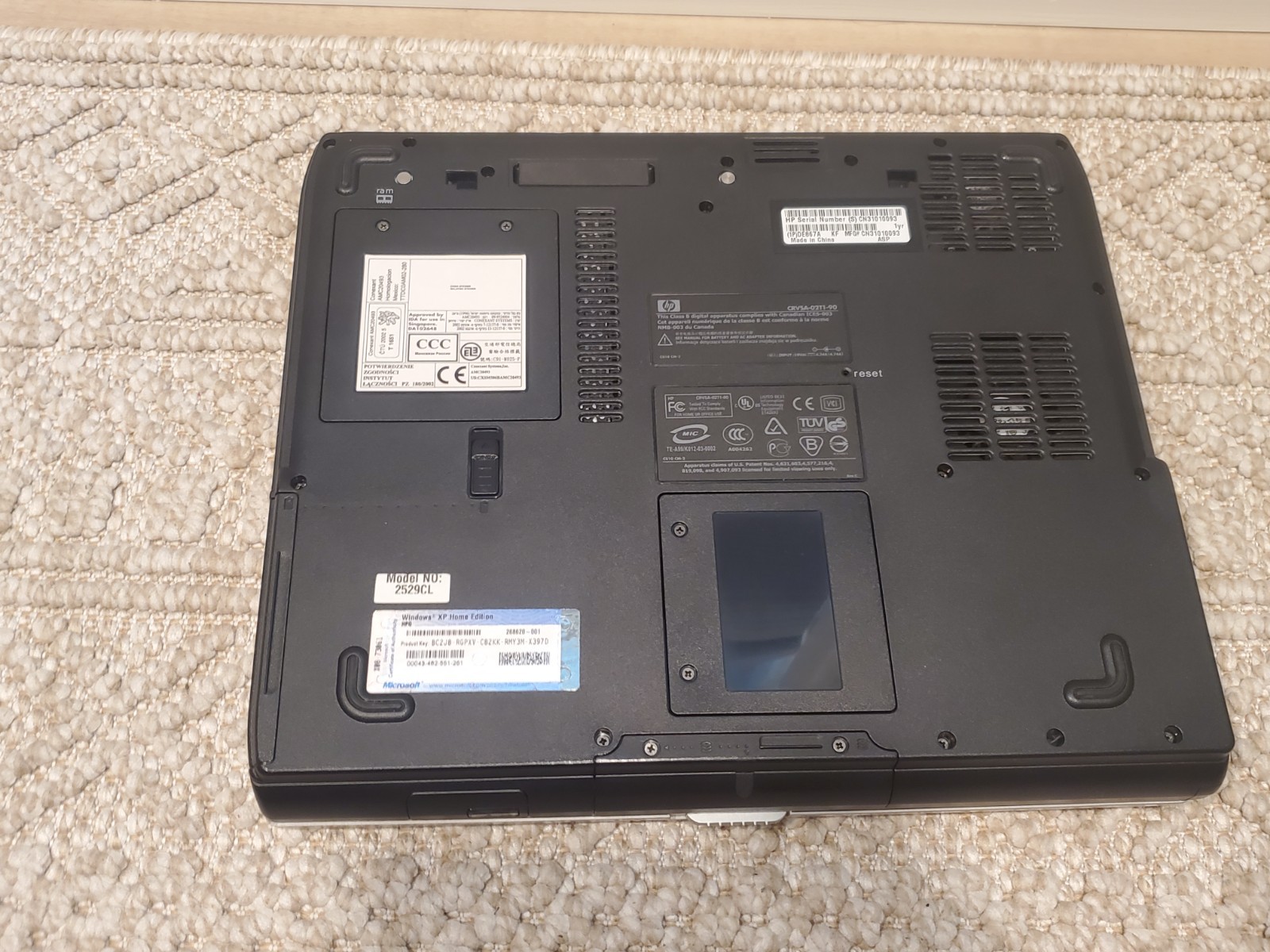 Vintage Compaq Presario 2500 Laptop – Tested, Works *Bad Battery, No Charger