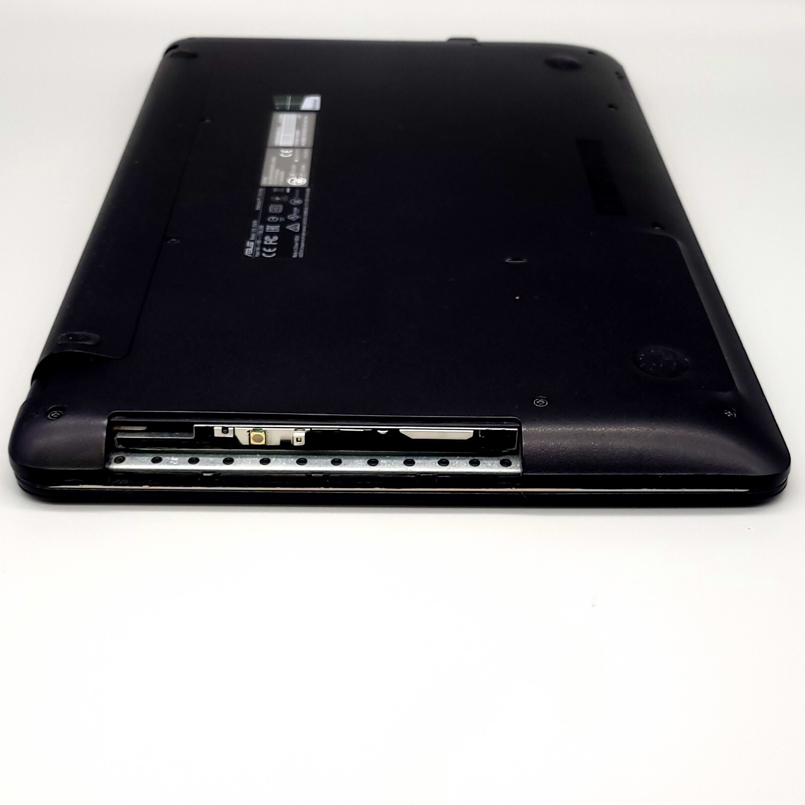 RESIDUE – 15.6″ ASUS VIVOBOOK X541NA-PD1003Y | INTEL N4200 | 256GB SSD | WIN 10