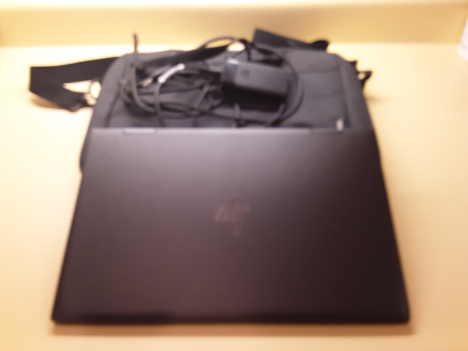 HP ENVY x360 15.6″ 475GB, AMD Ryzen 5 2.38GHz, 16GB – Black-15m-ee0013dx