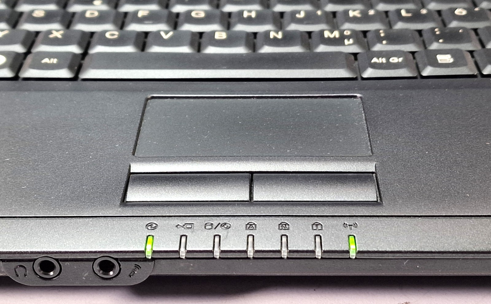 Fujitsu Siemens Esprimo Mobile V5535 Laptop T2370 Windows XP 2GB 80GB 15.4″ VGA