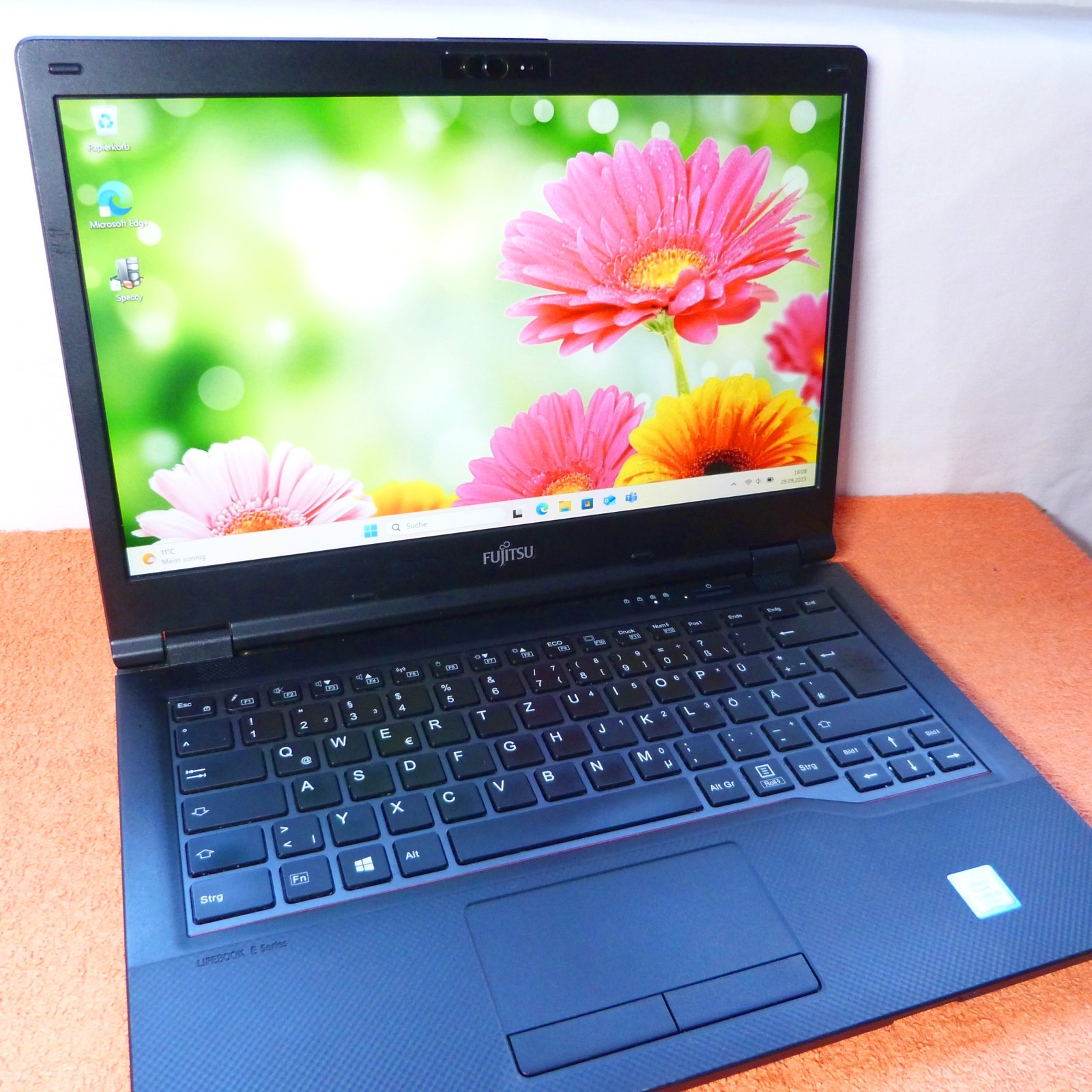 XXL LOT Fujitsu E548 14″ FULLHD l SSD Windows 11 PRO l HDMI USBC Netbook