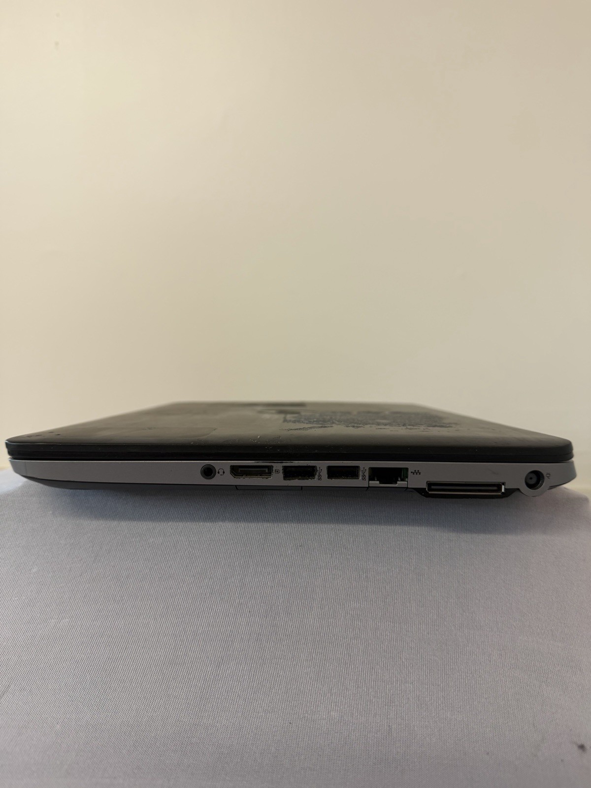 HP Elitebook 840 G1 Laptop – Good Screen – Intel i5-4300U – RAM 8 GB – Read Des