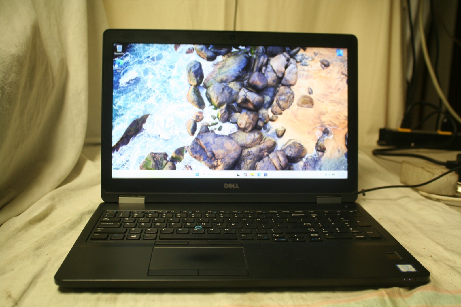Dell Latitude E5570 15.6″ i7-6820HQ 2.6GHz 8GB RAM 256GB SSD AMD Radeon R7 M360