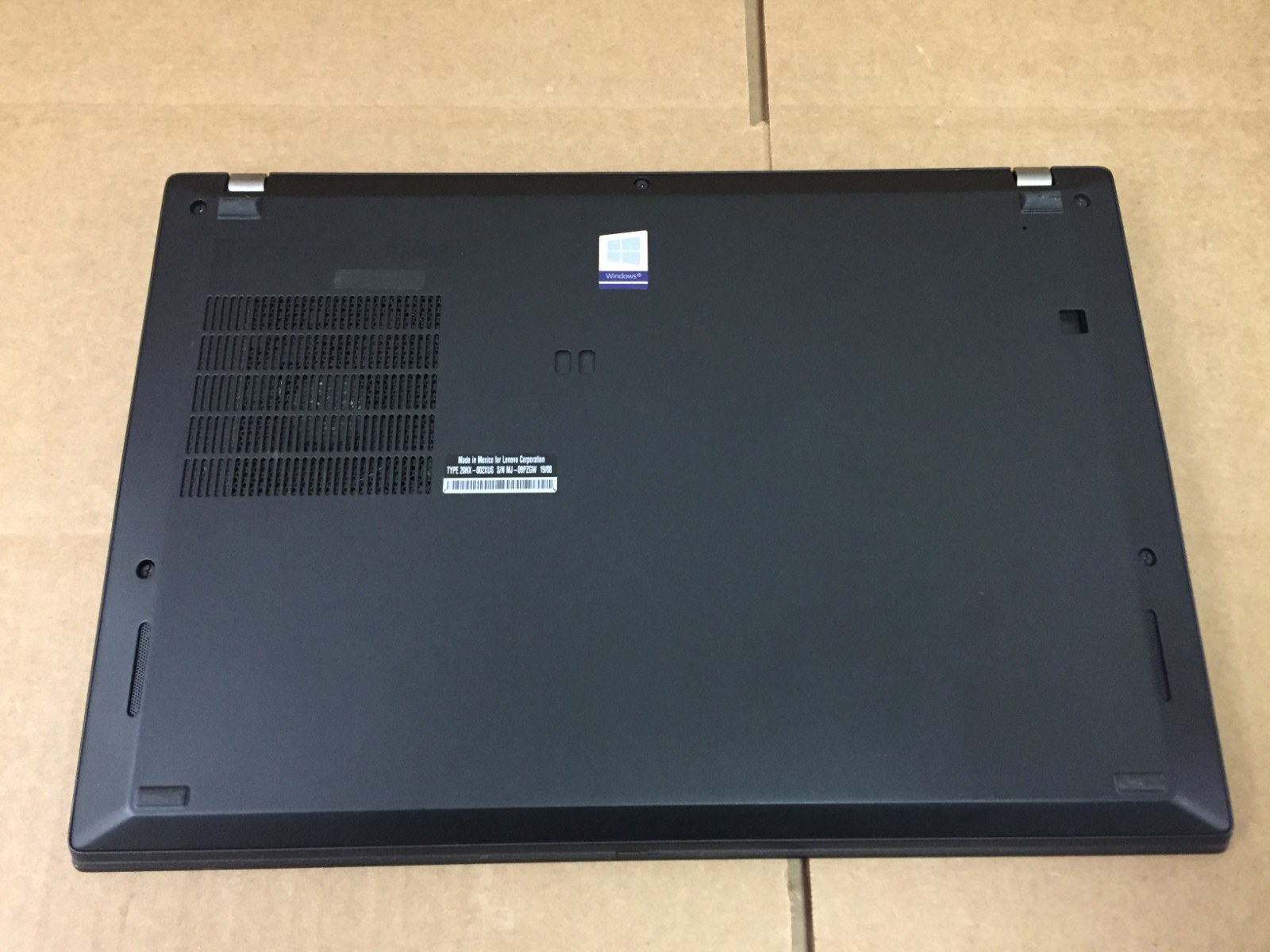 Lenovo ThinkPad T490s 14″ FHD Laptop i7-8665U 1.9GHz 8GB RAM (No SSD/Battery)