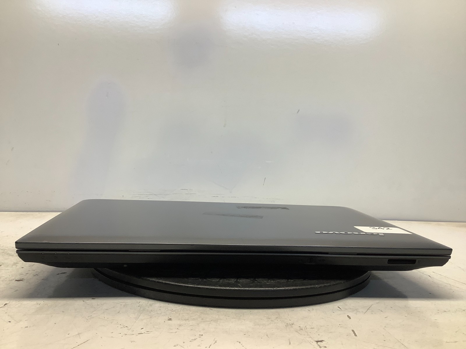 Lenovo V570 Intel i5-2430M 2.4GHz 6 GB NO HDD – Cracked LCD