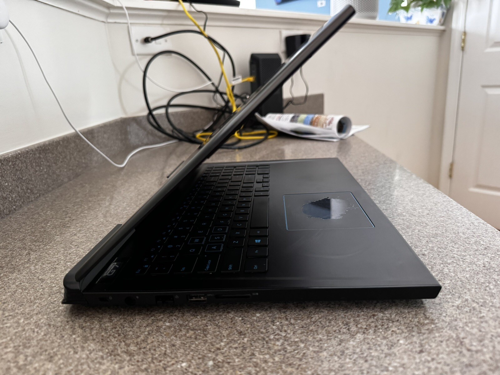 Dell G7 7588 15.6″ (256GB SSD, Intel Core i7-8750H, 2.20GHz, 8GB RAM, NVIDIA…