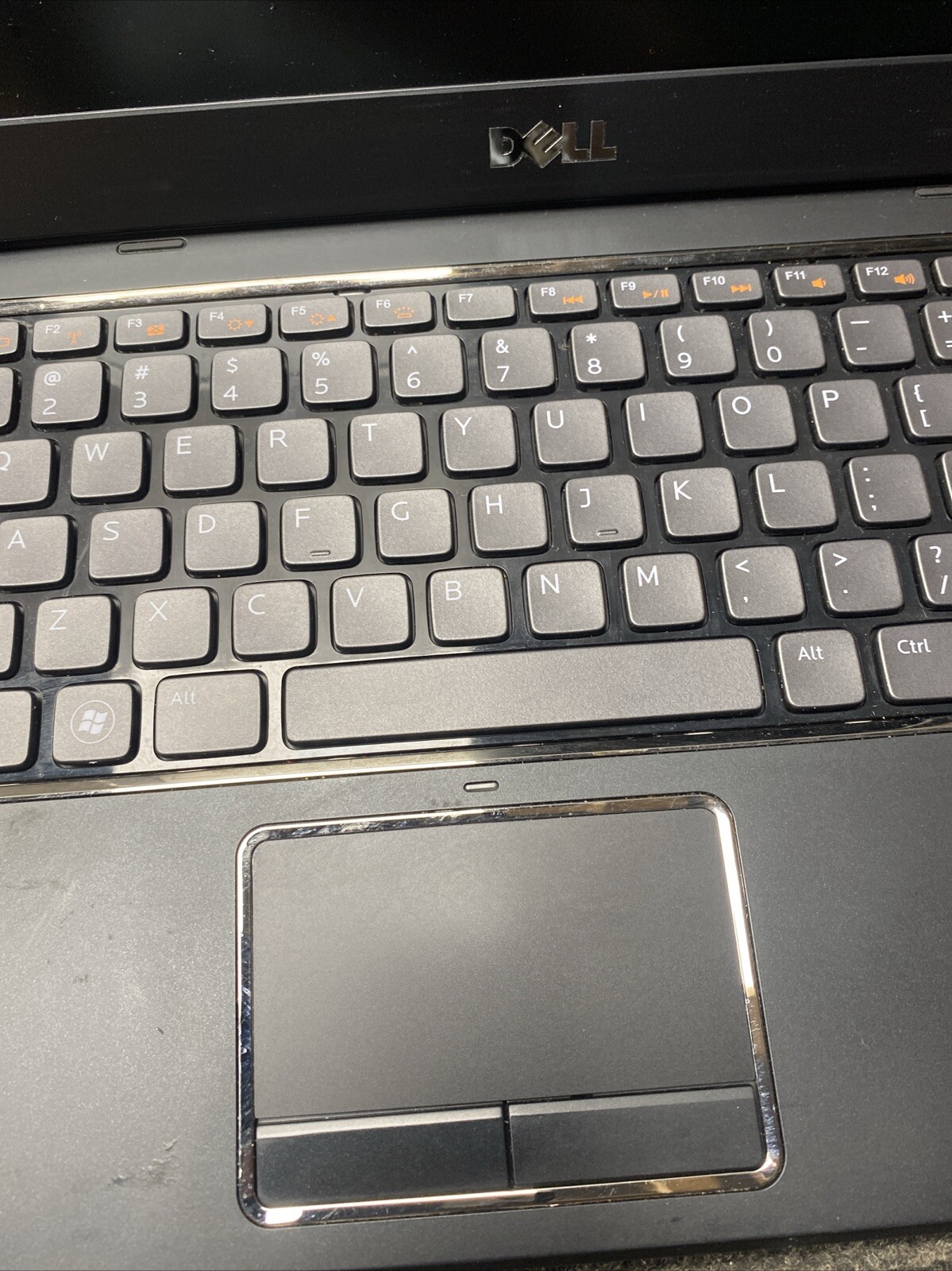 *PARTS* Dell Vostro V131 i5-2430M@2.40GHz 4GB RAM No HDD/OS Laptop