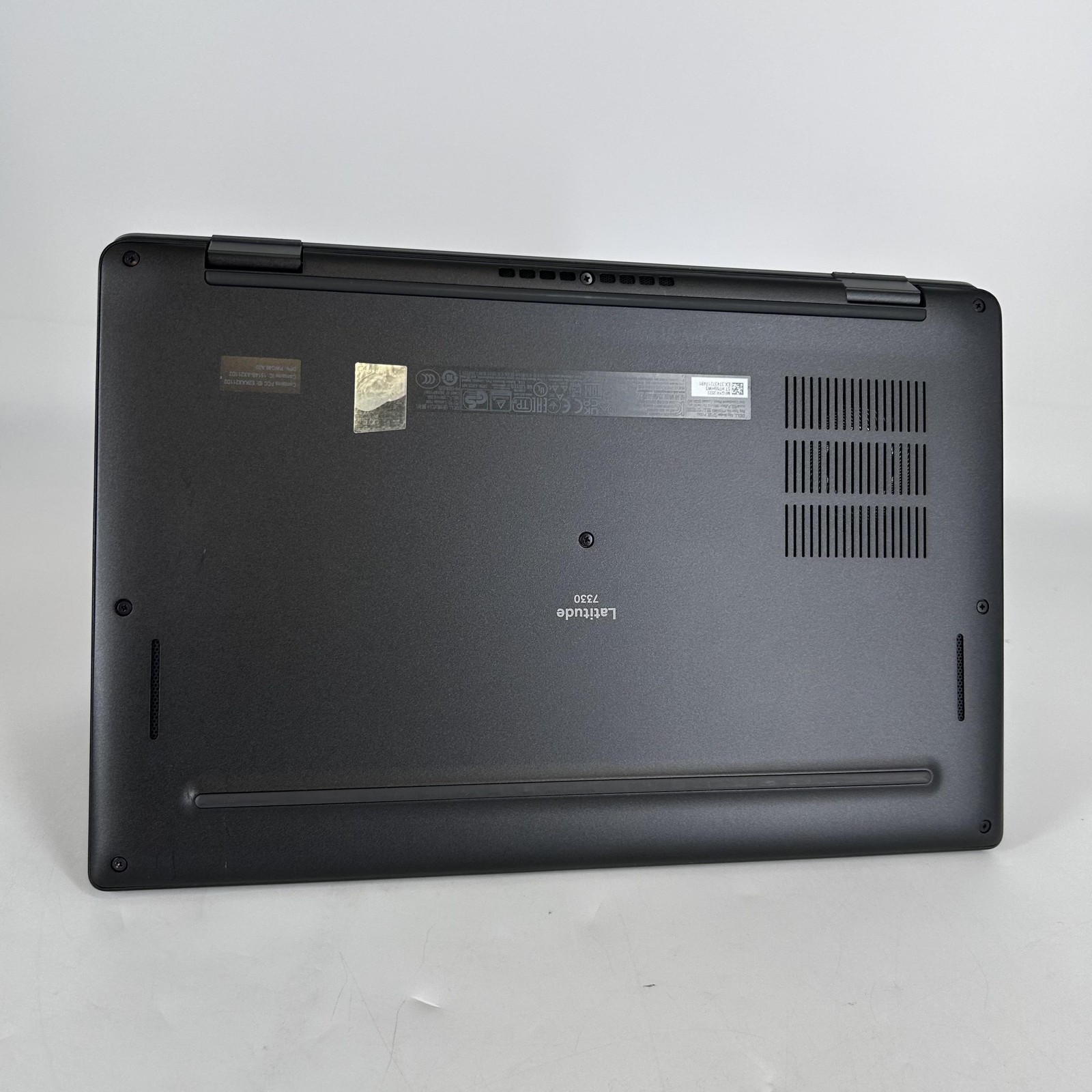 Dell Latitude 7330 13.3 Black FHD 1.8 GHz i7-1265U 16GB 512GB SSD Very Good