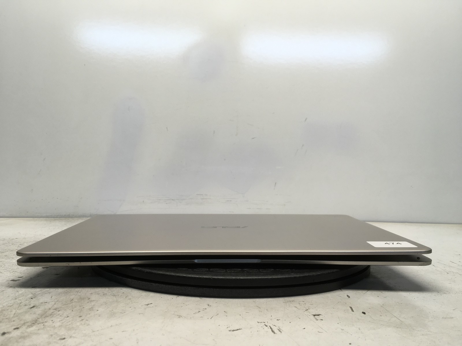 Asus Vivobook Laptop Intel i3 7th gen No RAM NO HDD No Batt